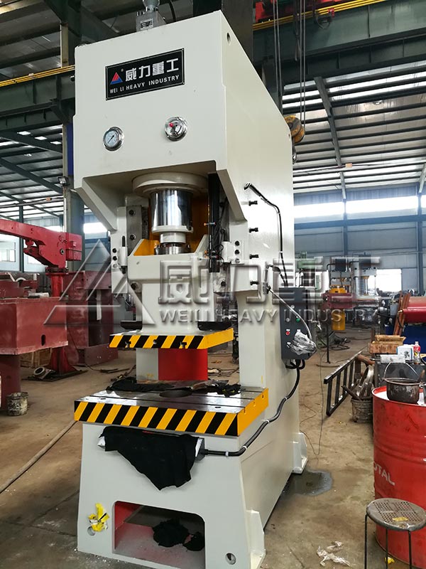 160吨高速液压冲床